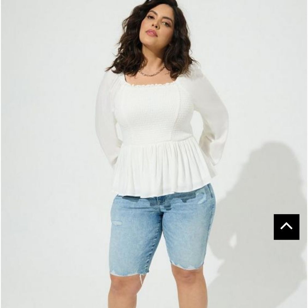 New TORRID Cloud dancer white smoked bodice long sleeve cropped babydoll/Blouse
